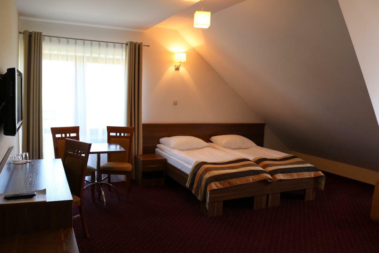 Hotel Dyminy Kielce Exterior foto